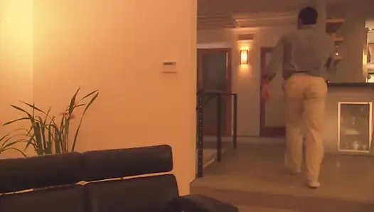 Молодоженная пара жестоко трахается на их медовую луну