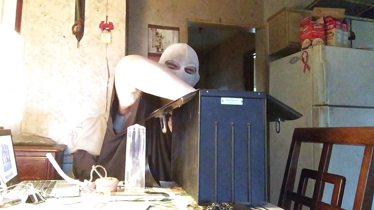 FatAssSmallDick表示感谢和感谢，他买了到目前为止的致敬。