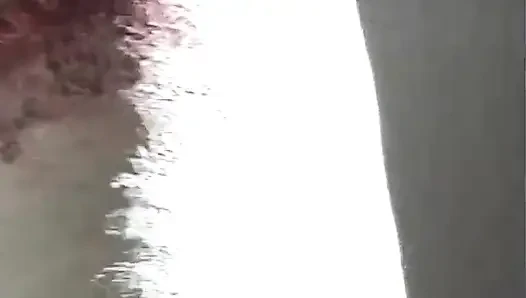 Aku lagi asik mainin kaki dan kaus kakimu yang dikasih kaki!
