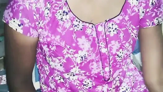 Enge jungfräuliche muschi (18+) Indische reife hausfrau fingert und masturbiert zum ersten mal im dorf