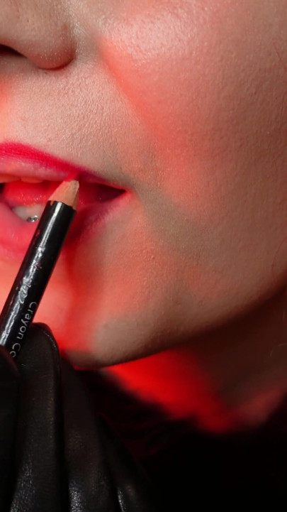 Lipstick fetish video - lady in fur close ups