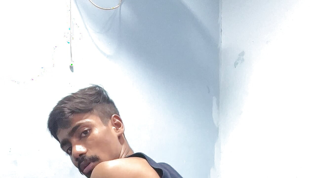Desta vez, enquanto saía com um amigo durante Diwali, eu fiz sexo na casa do meu amigo.