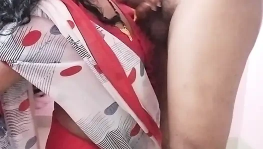 Индийскую милфу дези трахнул ее пасынок в ее тугое очко