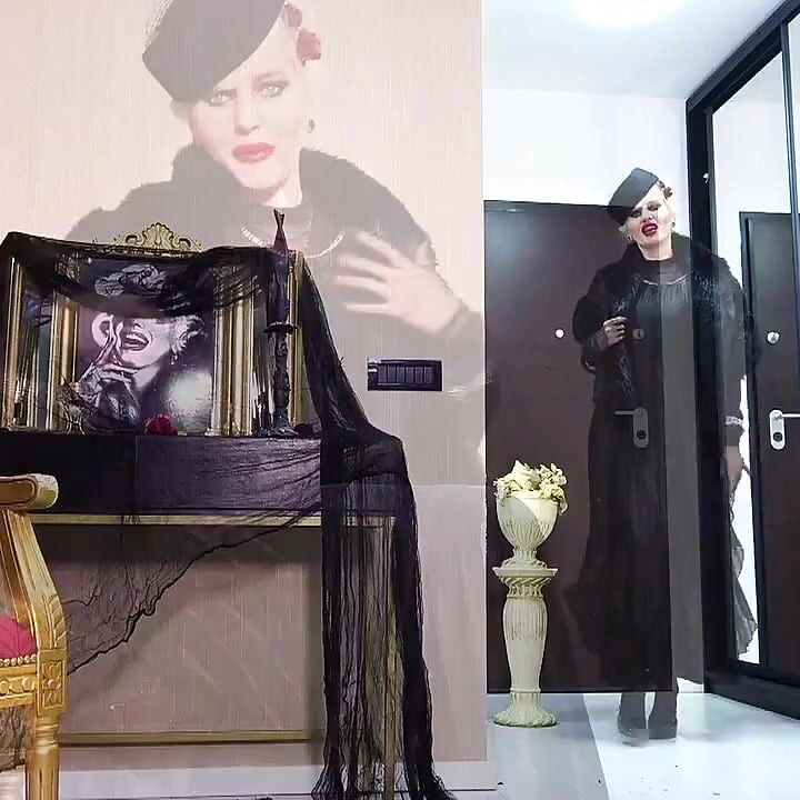 Femdom Made2kiss