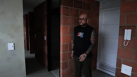 I Find Out That My New Neighbor Is a Porn Actor and We End up Fucking in His New Apartment