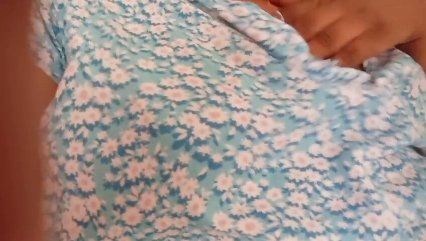 Cewek hot sri lanka lagi asik masturbasi pantat dan mulutnya pakai jari