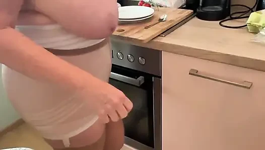Tugas domestik tante sandra vgq42