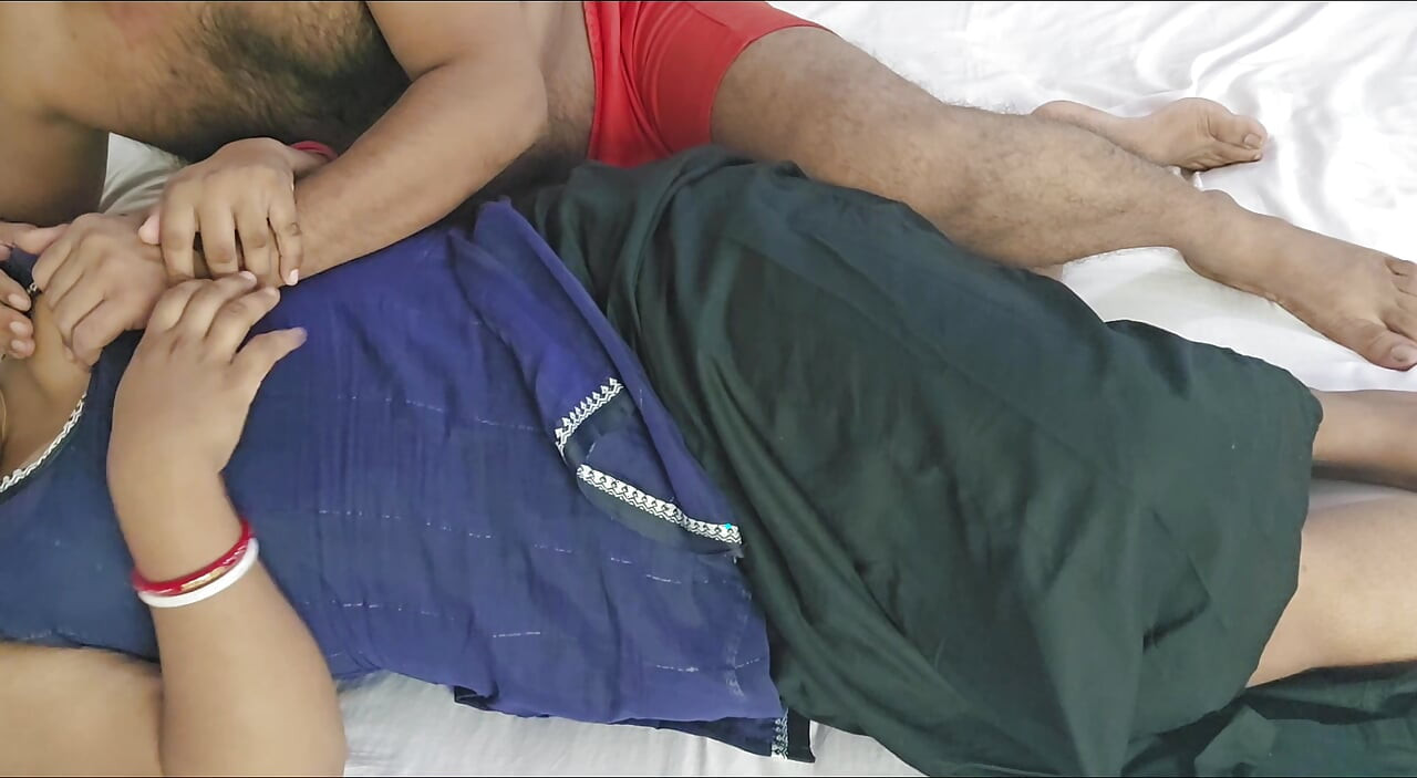 Deshi local Big ass girl hard fucking. Real couple fucking in India.