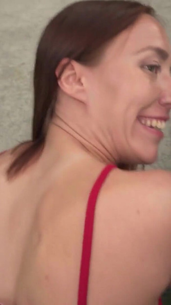 Public Agent - Sovány oroszt nyilvánosan megbasszák POV-ban | Klip 2