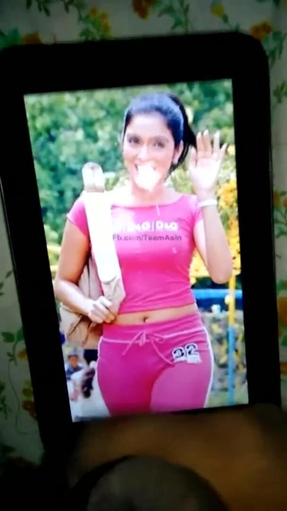 Ključni trenutak iz "Asin Naara mundaaikku en kanji (asin sexy cum tribute)"