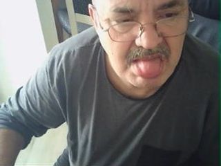 Webcam üzerinde büyükbaba gösterisi