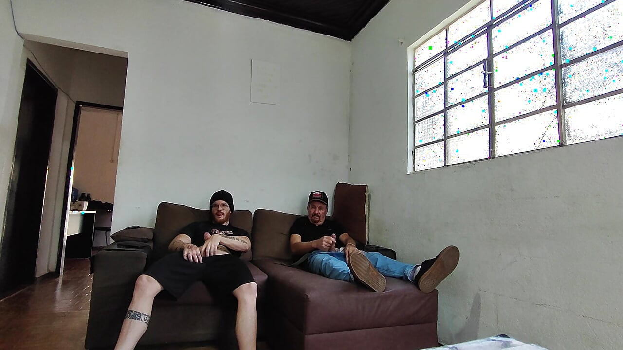 Carmona i Carlos Urach masturbiraju zajedno
