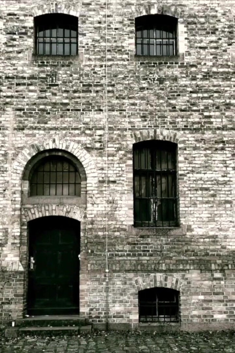 Dominatrix Mistress April - Holiday with My Slave