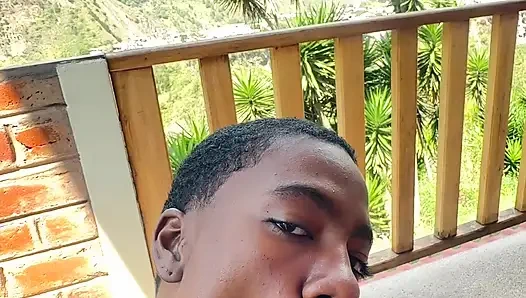 Yeni yüz - mina caramelo! Mina'nın ağzına büyük zenci yarağı alıp arkadan zenci amcığını vermesini izleyin. ve yüze boşalma!