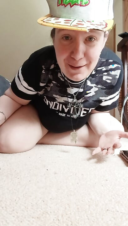 Men in the early 2000s be like... (A cosplay parody fairytale)