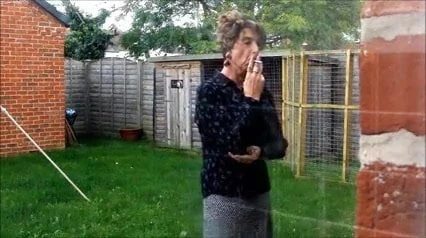 Tranny Housewife Smoke Break