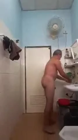 asia grandpa play with his dick