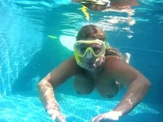 Pelajaran menyelam Mauritius di kolam renang