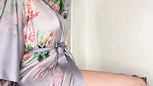 Paige seni odasında külotunu koklarken yakaladı