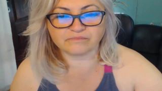 BBW, blonde Reife vor der Webcam,