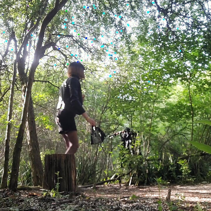 Show off your Mini Skirt in JeaNs, Open CuL on a Parking. VaneSsaBiTCHx PariS ChienneTrvprod91