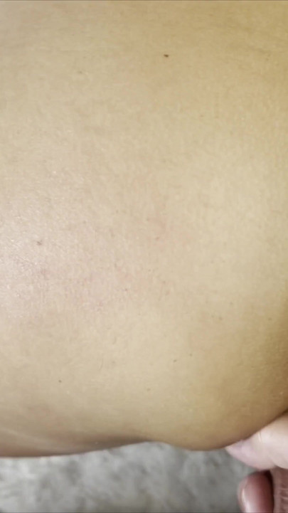 Orta yaşlı seksi kadın götten sikiliyor
