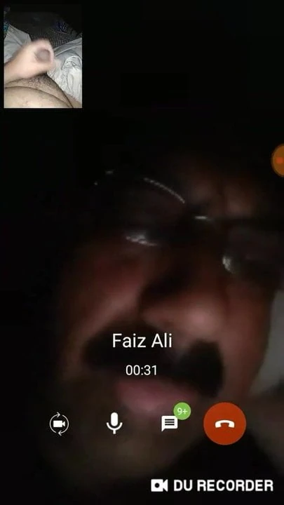 Papà pakistano con fondo arrapato