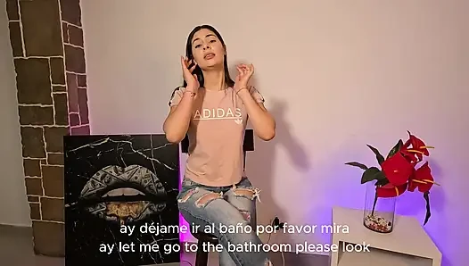 Aku nekat muasin memekku di kamar mandi sampai kencing di kamar mandi