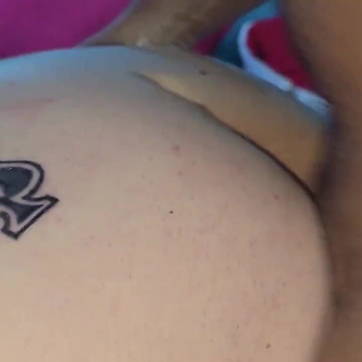 Qos Uzimanje njenog jutarnjeg velikog crnog kurca sirovine