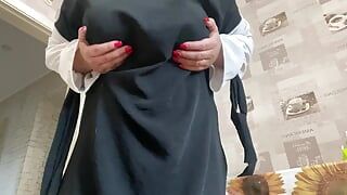 Сексуальная марокканская милфа в хиджабе