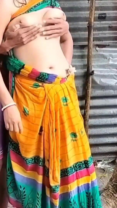 Detik menawan dari "Desi Indian Village berkongkek di luar"