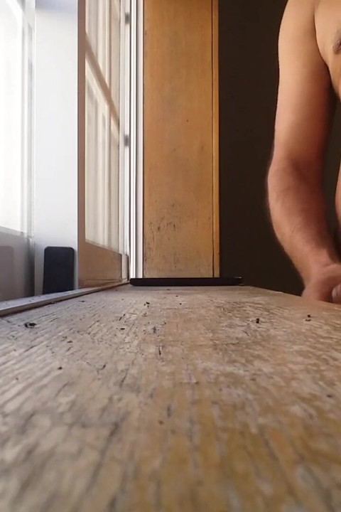 عمل معرض لجار المبنى التالي