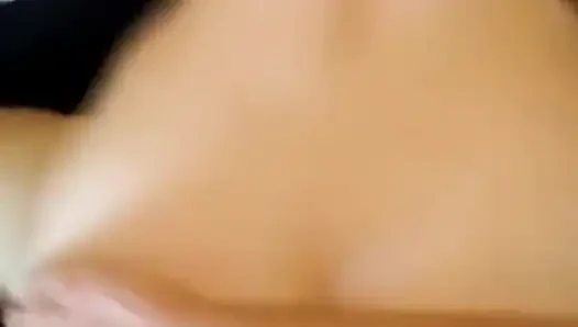 Fawn nyepong kontol sebelum dientot habis-habisan dan buru-buru