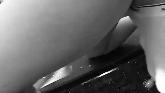 Ganda Sylvie - di dalam mobil & di kolam renang