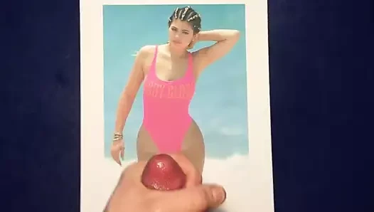 Kylie Jenner'a saygı duruşu