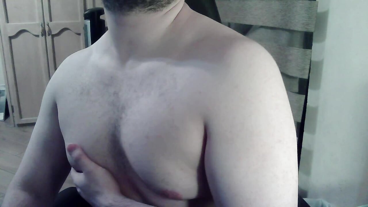 Beefy virgin camboy dances and flexes