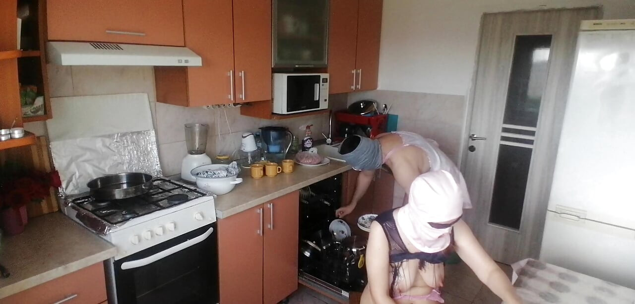 Hot amateur couple having fun in the kitchen. Sexy mom has breakfast in the bedroom, hairy, big, big ass