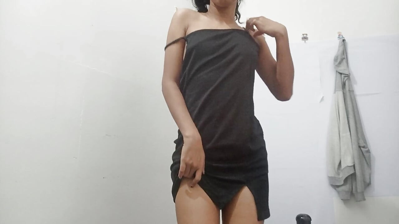 Beautiful Indian girl show her pussy and big ass close to camera
