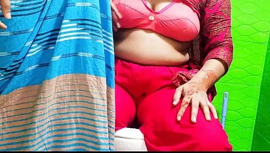 Üvey kız kardeş Nadiya üvey erkek kardeşinin büyük yarağına şaşırıyor ve evde yalnızken büyük amını sikiyor