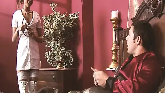 MILfs sind heiße schlanke MILf-krankenschwester, die harten sex mit ihrem patienten hat