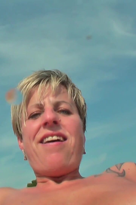 Mature blows and gets fisted