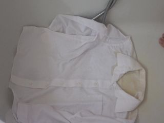 Pissing na białej szkolnej bluzce M&S