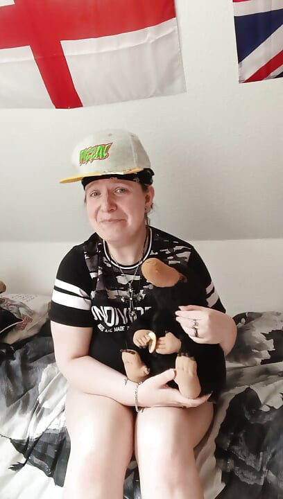 Men in the early 2000s be like... (A cosplay parody fairytale)