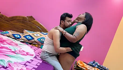 Desi big boos tight pussy girl virgin girl apna pussy fucking kiya ek larke ko bulake,chudake kam ros nikala apne pussy se..