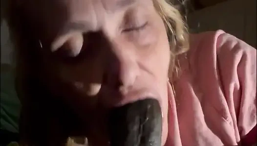 Головка: отсасывает душу из большого черного члена