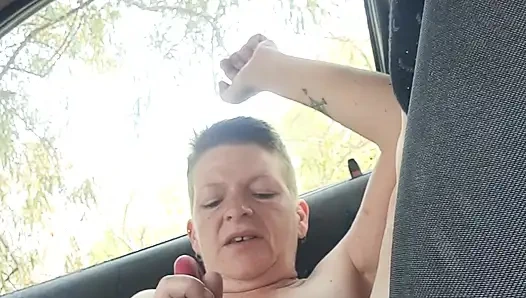 Fışkırtarak araba oyunu, neredeyse yakalanıyor