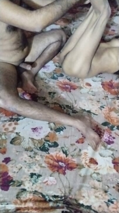 Styvkusin första gången med styvbror på födelsedagsfest