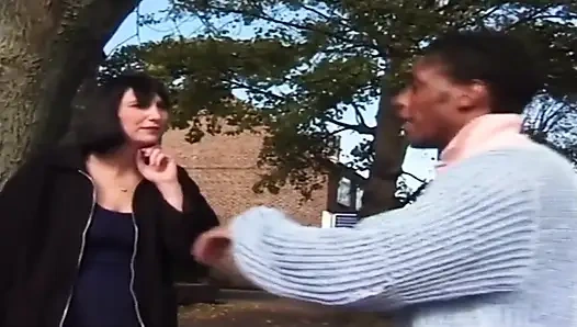 Büyük Omar'ın İngiliz maceraları: arka pencere temizleyicisi (2001)