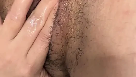 Sepatu bot susu vagina berbulu besar. Jus Vagina Wanita Latin