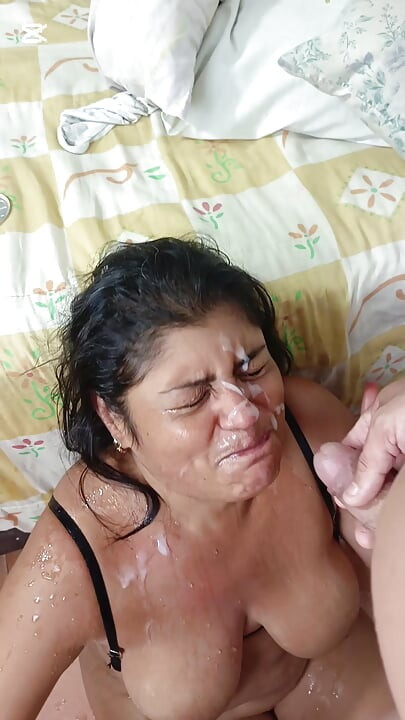 Indijska maćeha završi s licem prekrivenim mlijekom i pišaćem u usta nakon žestokog pušenja